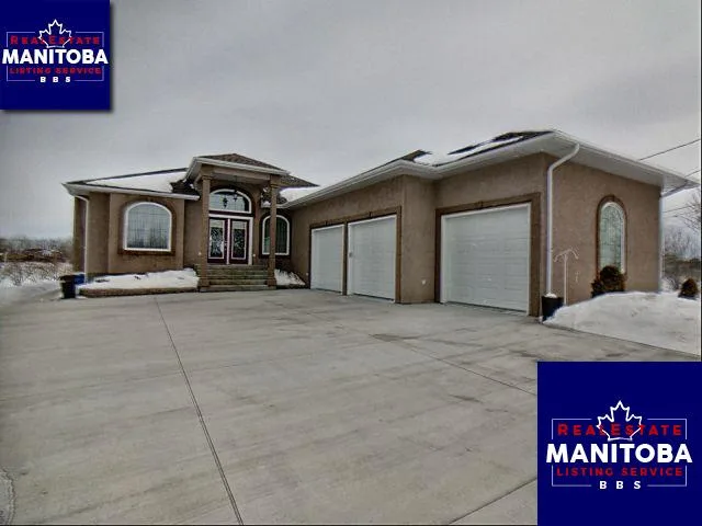8 Freyas Dr, Gimli