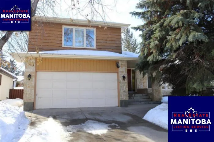 114 Waterhouse Bay, Winnipeg