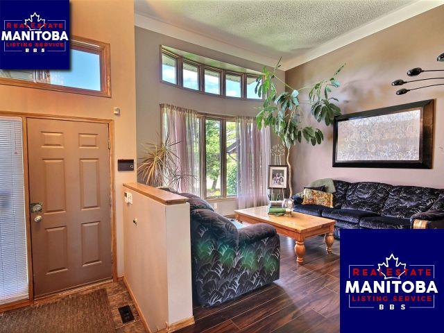 Property 77 Surfside Cr img1