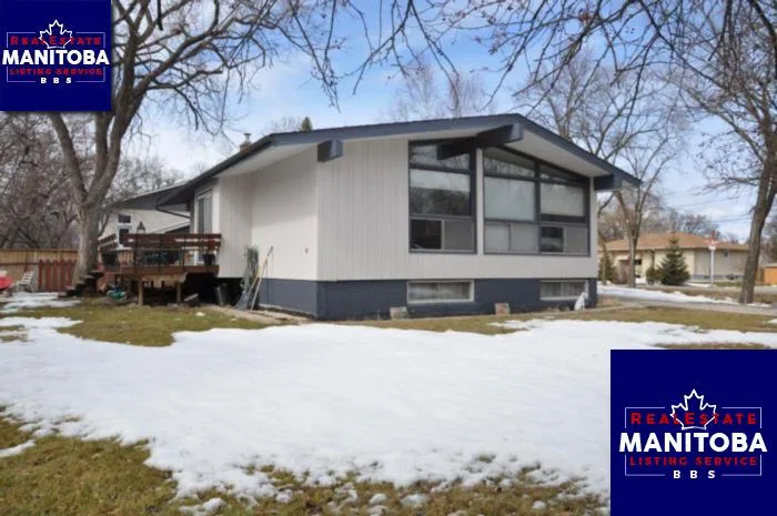 16 Bowhill Lane, Winnipeg