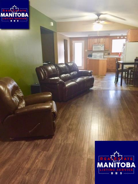 Property 354 Wellington St W img1