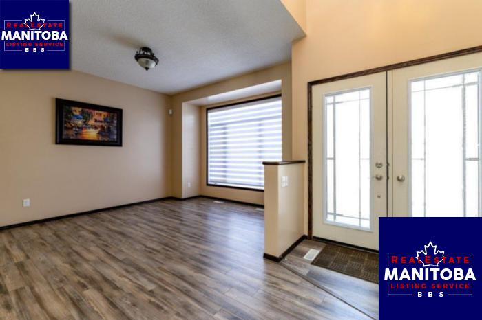 Property 18 Pavia Pl img1