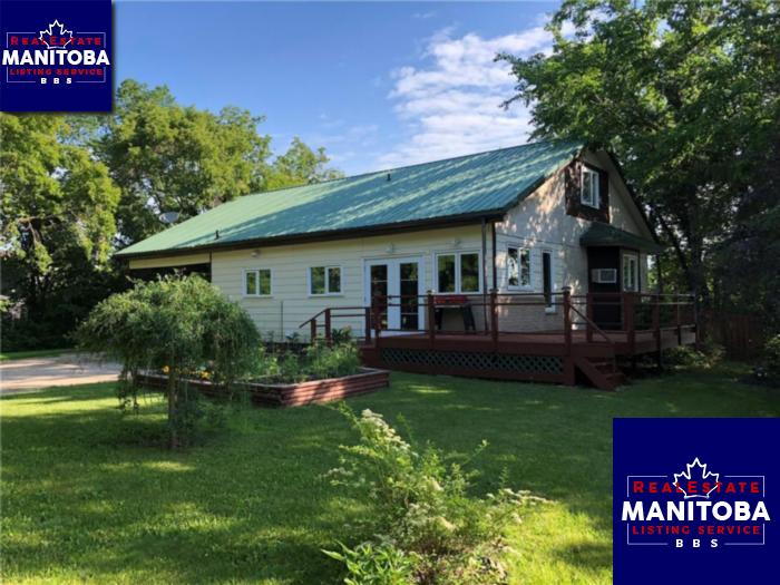 511 Thompson St, Shoal Lake, Manitoba, R0J1Z0, Canada Manitoba House