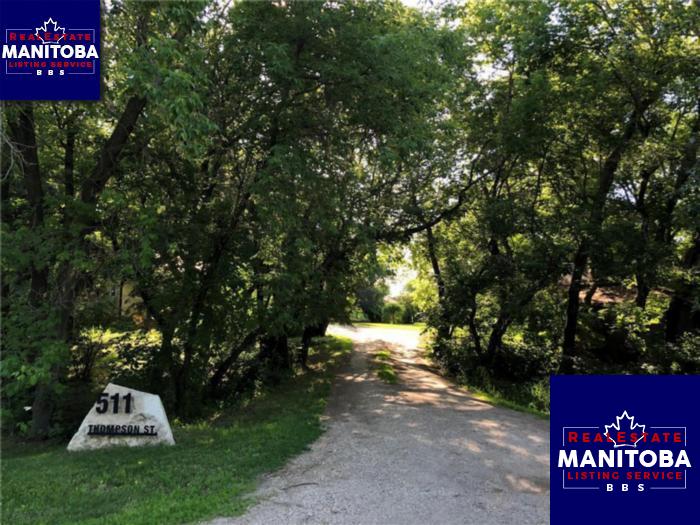 511 Thompson St, Shoal Lake, Manitoba, R0J1Z0, Canada Manitoba House