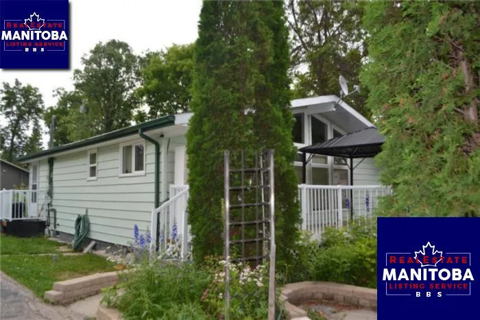 429 Temple Ave, Winnipeg Beach