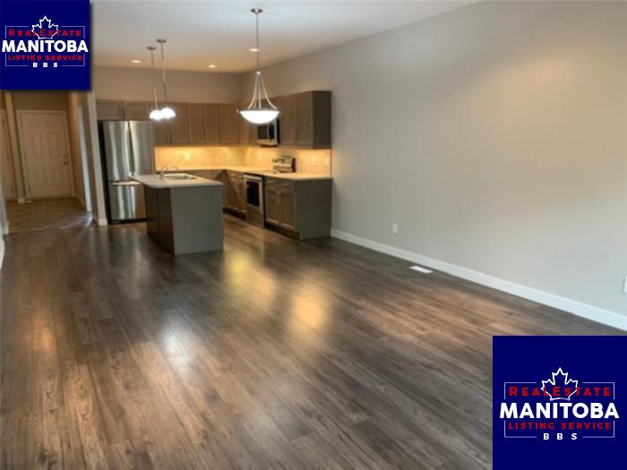 Property 101 804 Manitoba Ave img1