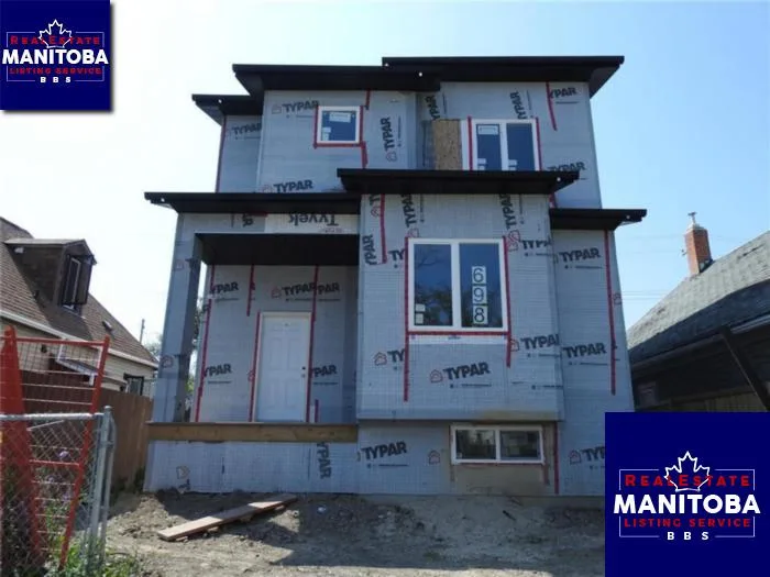 698 Burrows Ave, Winnipeg