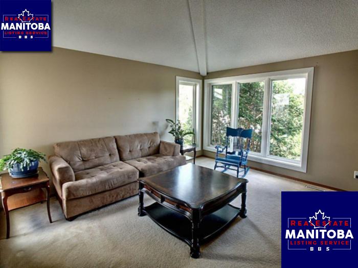 Property 46 Eglinton Cr img1