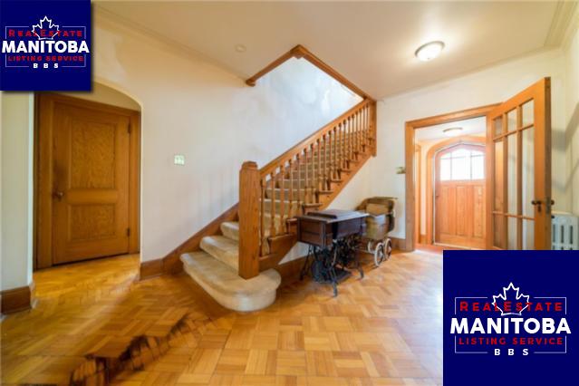 Property 920 Wellington Cr img1