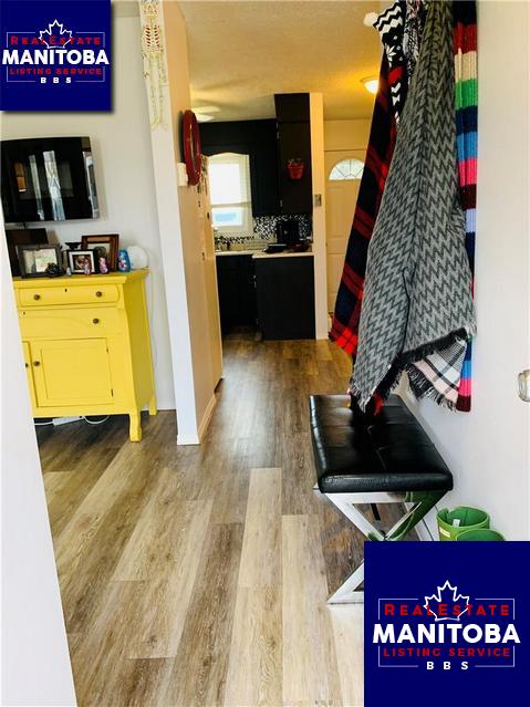 Property 240 Centennial Cr img1