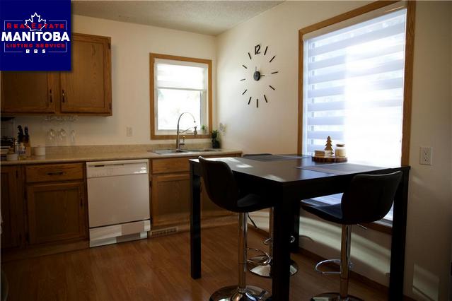 Property 65 Burland Ave Sw img1