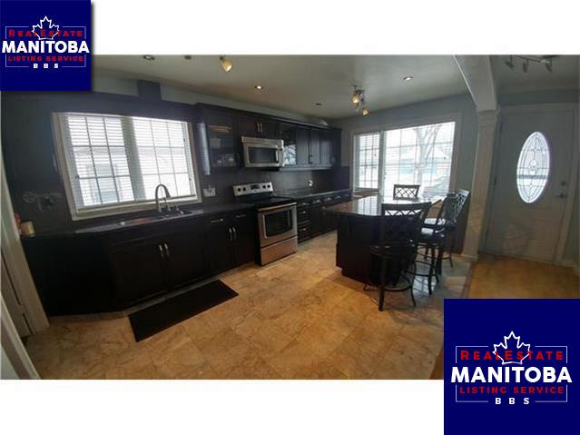 Property 722 Burrows Ave img1