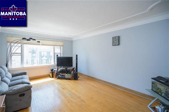 Property 287 Polson Ave img1