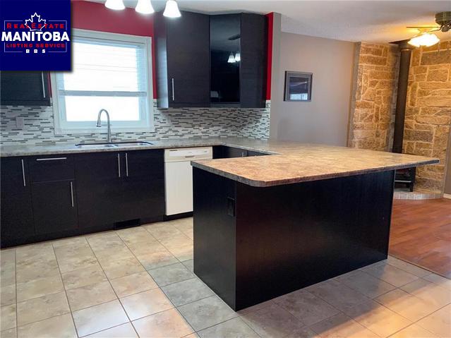 Property 67 Reay Cr img1