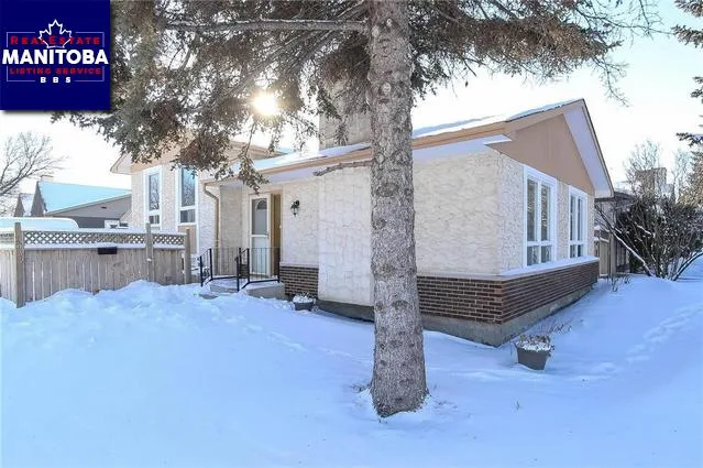 1032 Chancellor Dr, Winnipeg