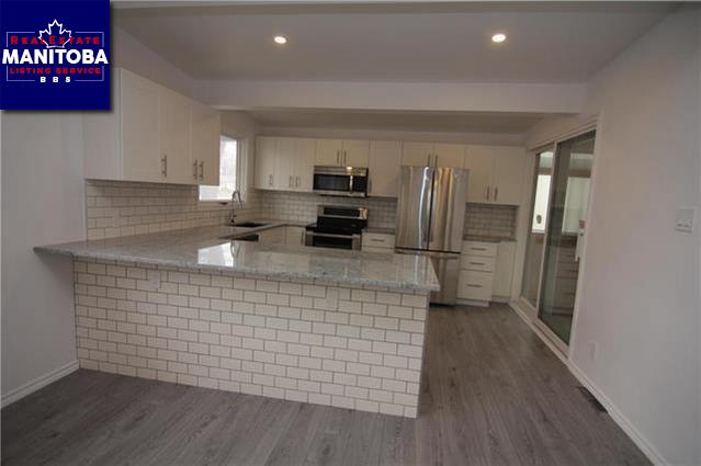 Property 443 Moray St img1