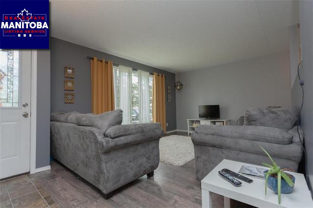 Property 178 Lilac Bay img1