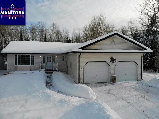 38 Cameron Rd, Pinawa