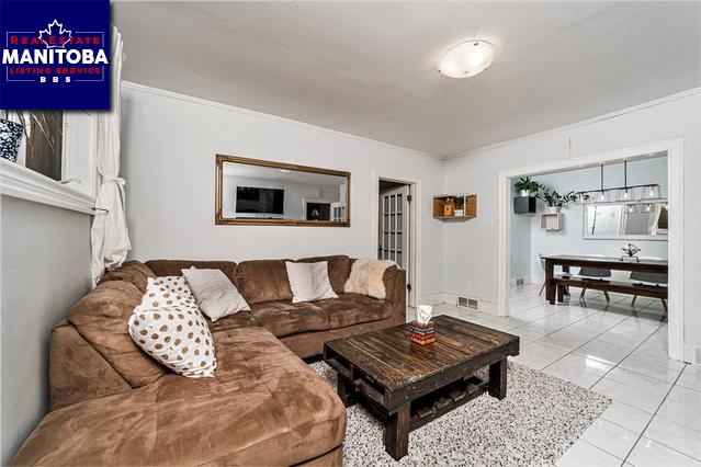 Property 992 Dominion St img1