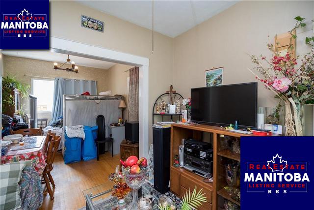 Property 723 Arlington St img1