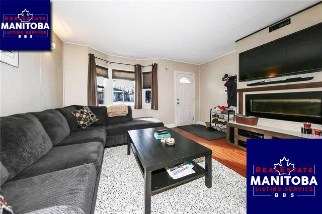 Property 921 Merriam Blvd img1