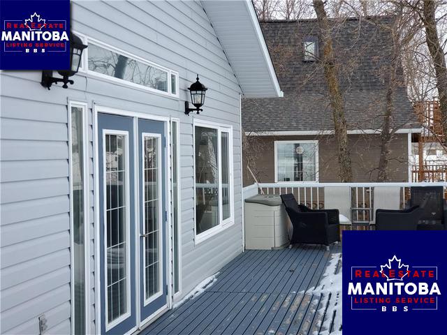 Property 22 Manitoba Ave img1