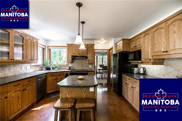 Property 465 Hespeler S St img1