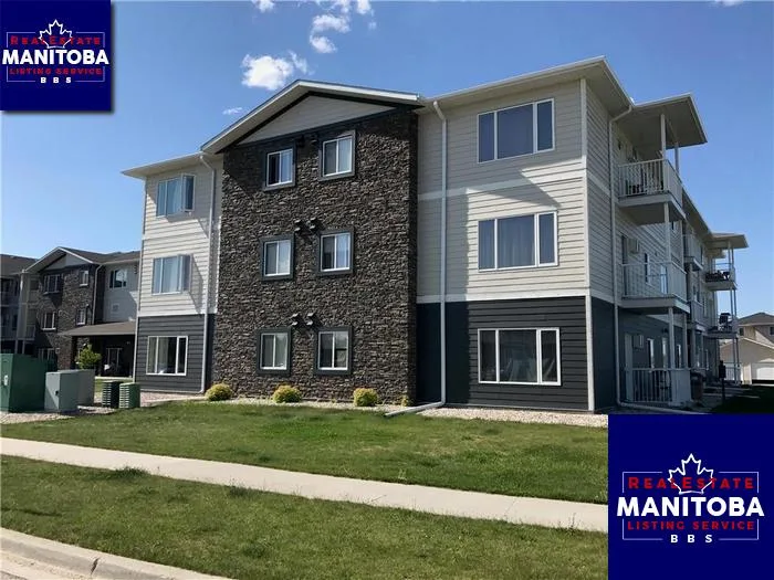 309 8 Brighton Lane, Steinbach