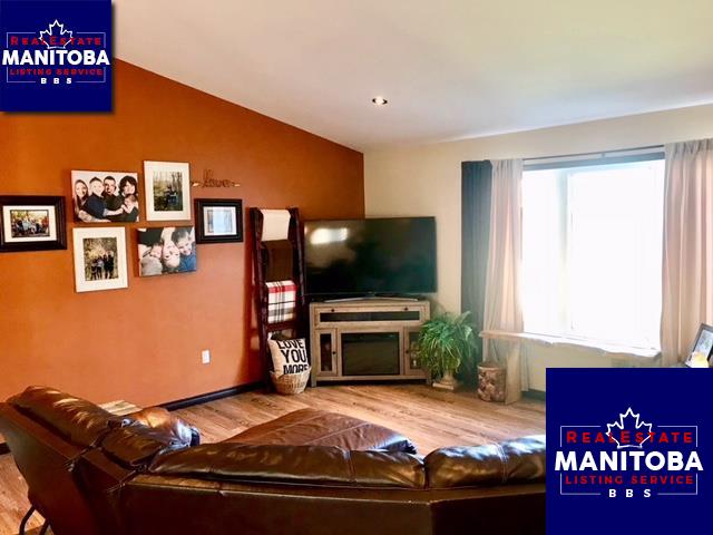 Property 128 Mcneil Cr img1