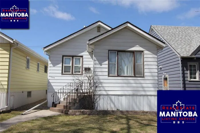 1004 Strathcona St, Winnipeg