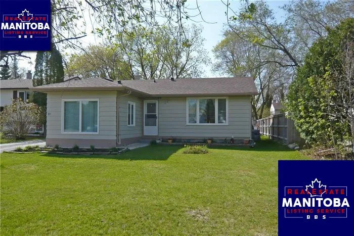 71 Magdalene Bay, Winnipeg