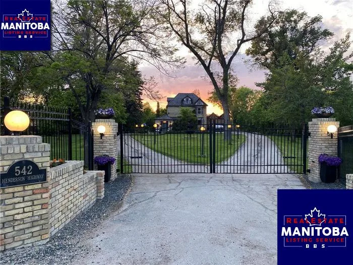 542 Henderson Hwy, Winnipeg