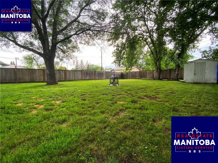 275 Queen St E, Virden, Manitoba, R0M2C0, Canada Manitoba House