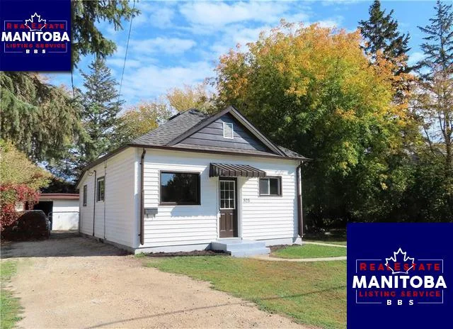 525 Superior Ave, Selkirk