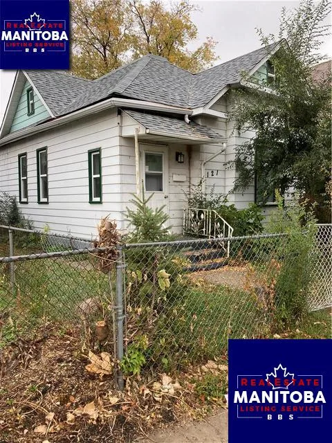 121 Disraeli St