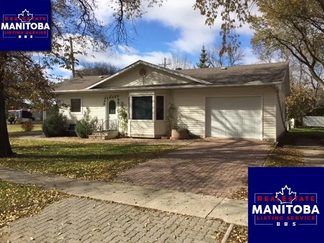 107 Mountain St N, Deloraine