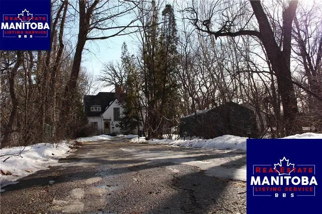 604 South Drive, Winnipeg