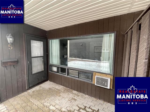 Property 5 100 Scotswood Drive img1