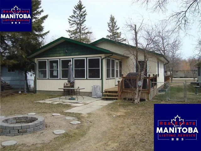 74 South Colonization Road, Gimli