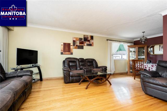 Property 3 Cypress Bay img1