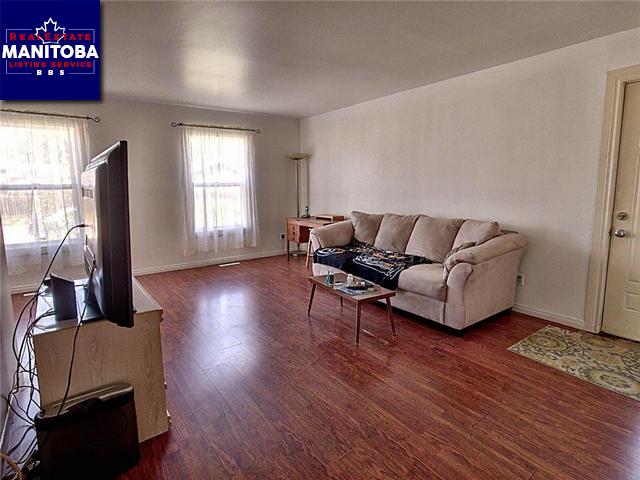 Property 215 Carriage Road img1