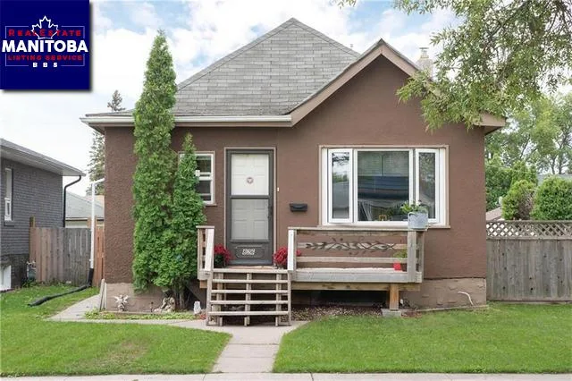 826 Bannerman Avenue, Winnipeg