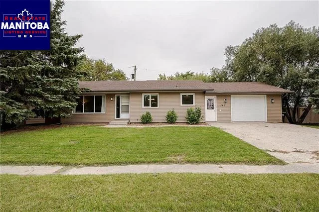 242 James Avenue W, Morris
