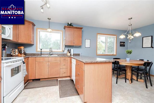 Property 242 James Avenue W img1