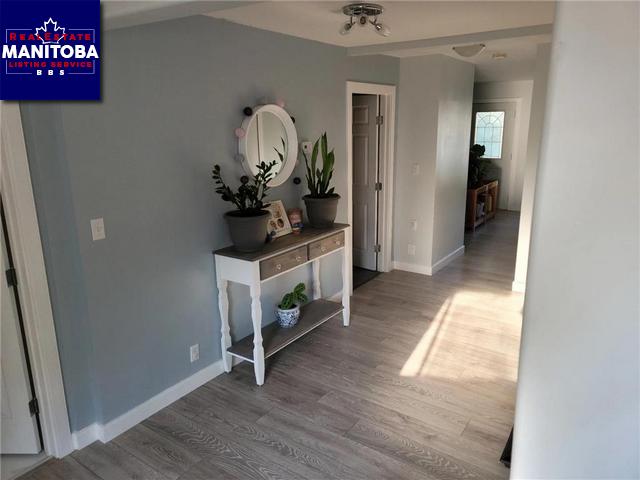 Property 47 Spruce Crescent img1