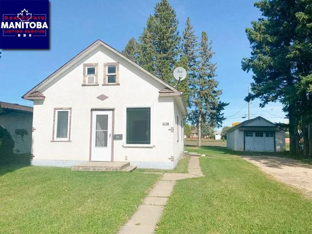 124 Oak Avenue, Dauphin