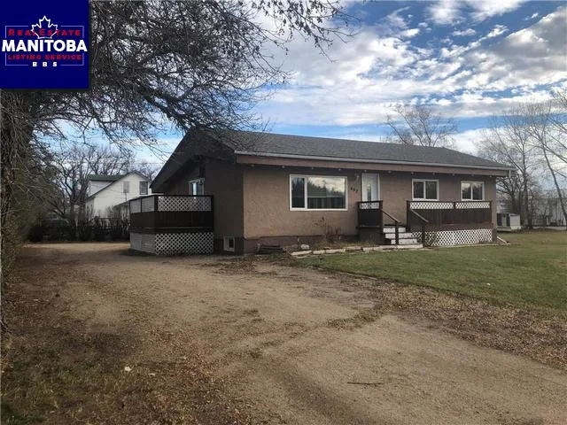 402 North Railway Street E, Killarney