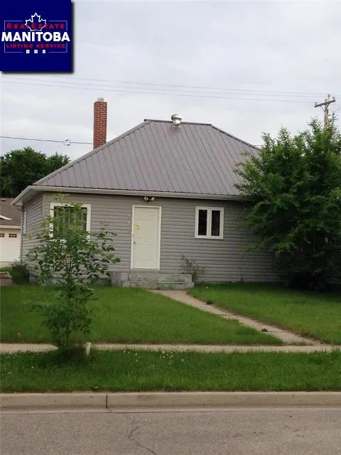 313 Nelson Street W, Virden