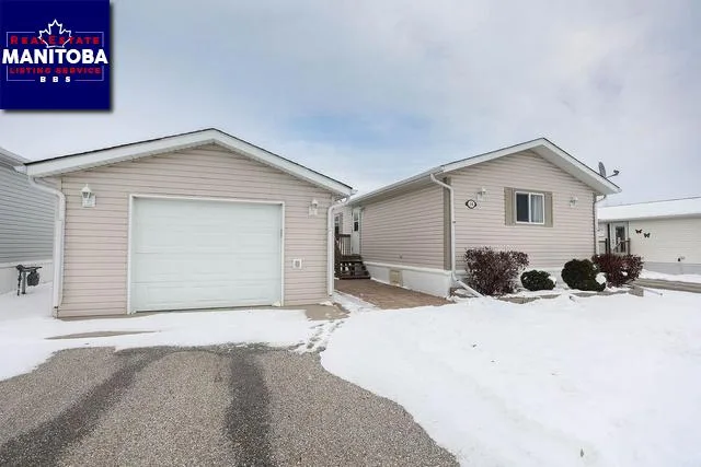 16 Bayview Crescent, Sanford