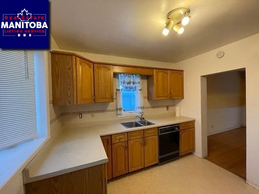 Property 235 Riverside Drive img1